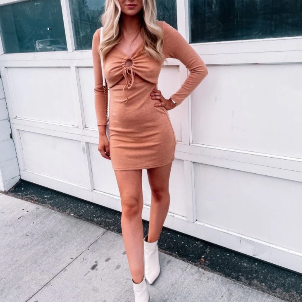 ✨NWT Lucca Couture Apate Sunshine Longsleeve Dress in Apricot✨